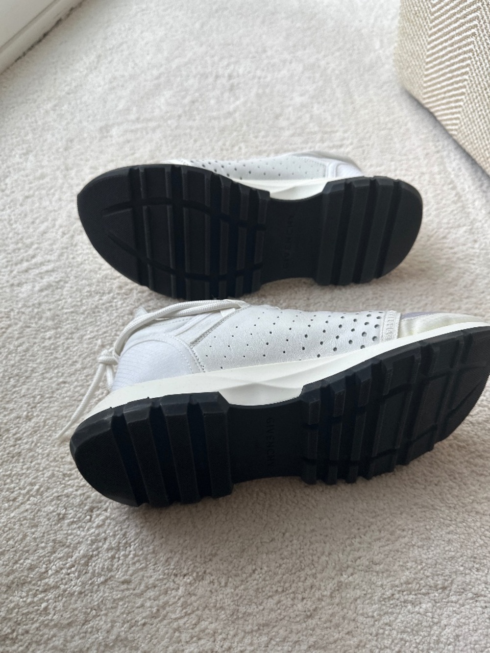 GIVENCHYY Trainers - Picture 4 of 7